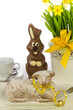 Osterlamm mit Schokohase und Dekoration