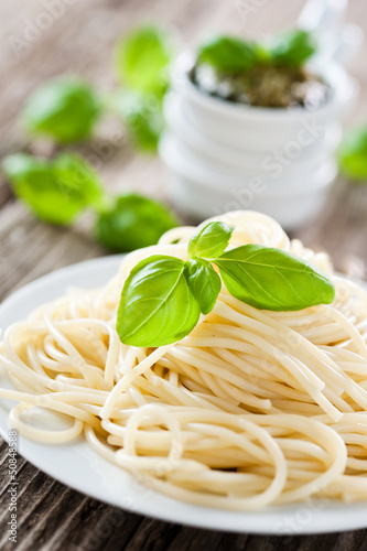 Photo: spaghetti und basilikum-pesto spaghetti und basilikum-pesto
