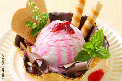 Photo: Ice cream sundae Ice cream sundae