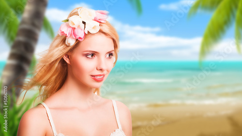 Photo: attraktive junge blonde Frau am Strand attraktive junge blonde Frau am Strand