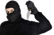 Vermummter Krimineller mit Kampfmesser