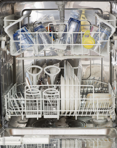 Photo: dishwasher dishwasher
