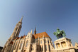 Foto: Matthiaskirche und Statue von Szent Istvan in Budapest Matthiaskirche und Statue von Szent Istvan in Budapest