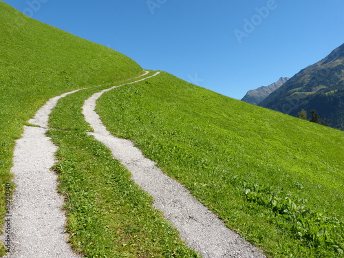 Photo: Strasse auf den Berg Strasse auf den Berg