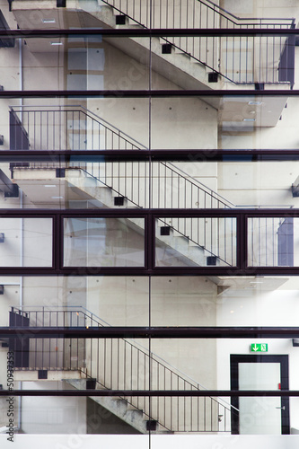 Photo: Treppenhaus in einem Hochhaus Treppenhaus in einem Hochhaus