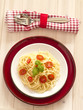Spaghetti mit Cocktail Tomaten und frischem Basilikum