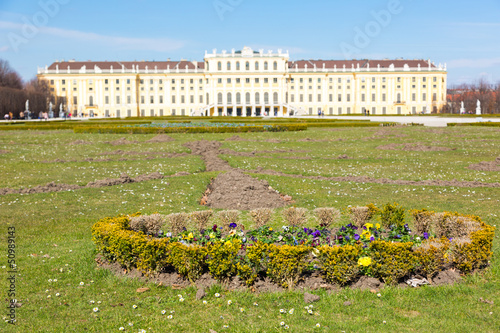 Photo: Schonbrunn Palace in Wien Schonbrunn Palace in Wien