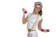 Sexy Sportlerin beim Hanteltraining mit Maßband