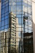 Wolkenkratzer spiegelt sich im Glas