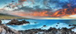 Panoramique du littoral de La Réunion au crépuscule.