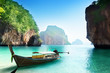 Foto: boat on small island in Thailand boat on small island in Thailand