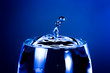 Wassertropfen im Glas - Momentaufnahme