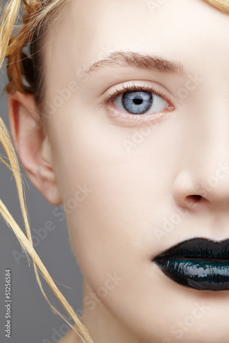 Photo: beautiful young woman beautiful young woman