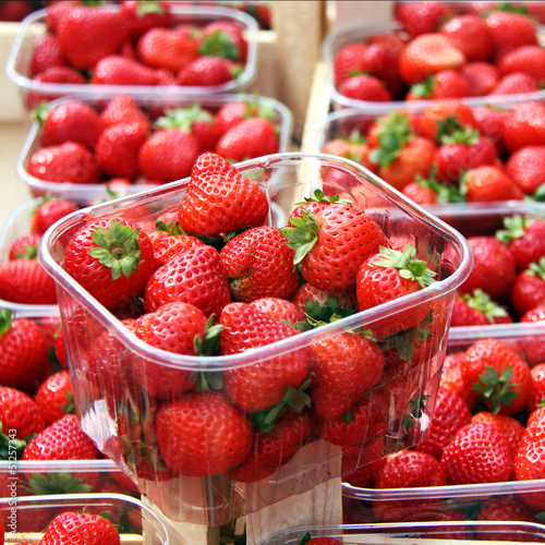 Photo: erdbeeren verkauf erdbeeren verkauf