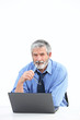 Foto: guy,chemise bleue,bureau,ordinateur guy,chemise bleue,bureau,ordinateur