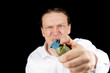 Ausgerasteter Mann mit Handgranate