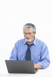 Foto: guy,ordinateur,écrire e-mail guy,ordinateur,écrire e-mail