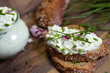 Frischer Quark mit Kräutern