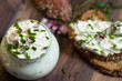 Frischer Quark mit Kräutern
