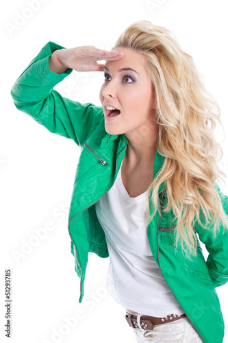 Photo: Attraktive selbstsichere Frau in Blond hält Ausschau Attraktive selbstsichere Frau in Blond hält Ausschau