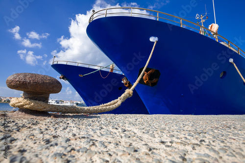 Photo: Navi Ferme al porto Navi Ferme al porto