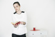 junge Frau mit Buch