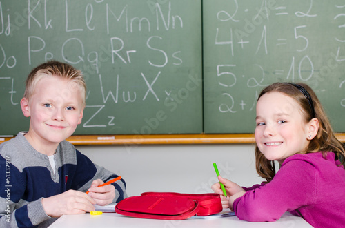 Photo: schüler haben spaß am unterricht schüler haben spaß am unterricht