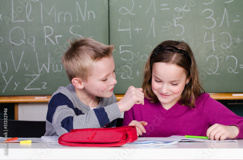 Photo: schüler helfen sich schüler helfen sich