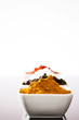 Photo: curry vor anderen gewürzen in kleinen schalen curry vor anderen gewürzen in kleinen schalen