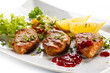 Foto: Grilled steaks and vegetables Grilled steaks and vegetables