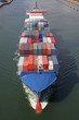 beladenes Containerschiff auf dem Kiel Kanal