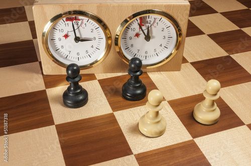Photo: Schach Bauern vor der Schachuhr Schach Bauern vor der Schachuhr