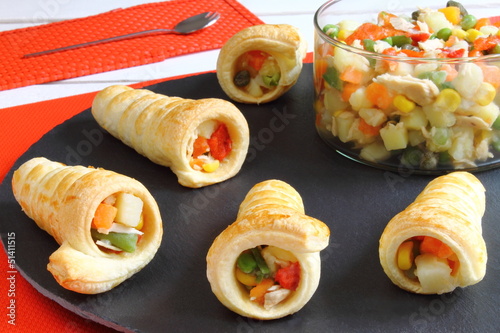 Photo: Hojaldre relleno de ensaladilla Hojaldre relleno de ensaladilla