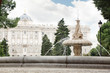 Foto: Fountain in gardens of Sabatini and beautiful Royal Palace Fountain in gardens of Sabatini and beautiful Royal Palace