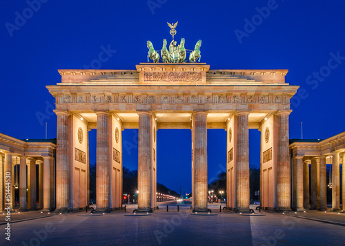 Photo: Berlin Brandenburger Tor Panorama Am Morgen Berlin Brandenburger Tor Panorama Am Morgen