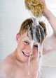Kind in der Badewanne