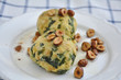 Bärlauch Semmelknödel in Nussbutter