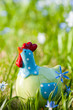 Dekohuhn im Garten