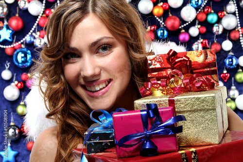 Photo: Engel mit Geschenk Engel mit Geschenk