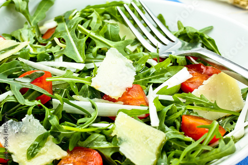 Photo: insalata con rucola,pomodorini,grana e scalogno insalata con rucola,pomodorini,grana e scalogno
