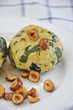 Bärlauch Semmelknödel in Nussbutter
