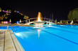 Foto: Water pool and fountain at night Water pool and fountain at night