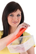 Foto: Woman opening food storage box Woman opening food storage box