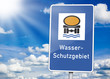 Wasserschutzgebiet mit Wolken und Sonne