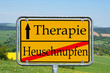 Landschaft und Schild - Heuschnupfen / Therapie