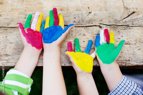 Leinwandbild Motiv bunte kinderhände