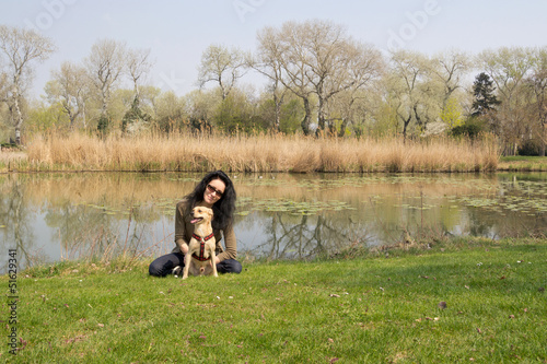 Photo: Frau mit Hund / Donauinsel / Wien Frau mit Hund / Donauinsel / Wien