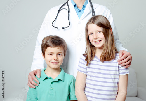 Photo: Kinder beim Kinderarzt Kinder beim Kinderarzt