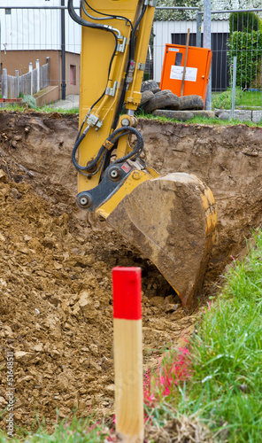 Photo: Hausbau - Grenzpfosten im Vordergrund Hausbau - Grenzpfosten im Vordergrund
