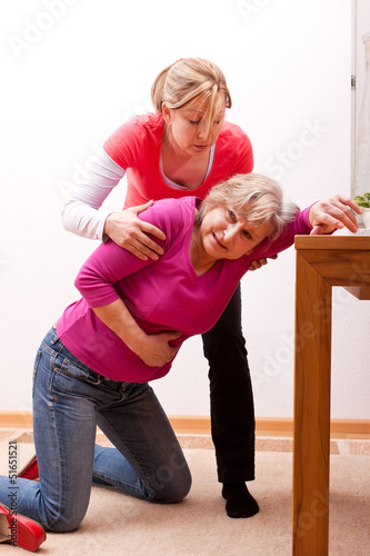 Photo: seniorin bricht im haus zusammen seniorin bricht im haus zusammen